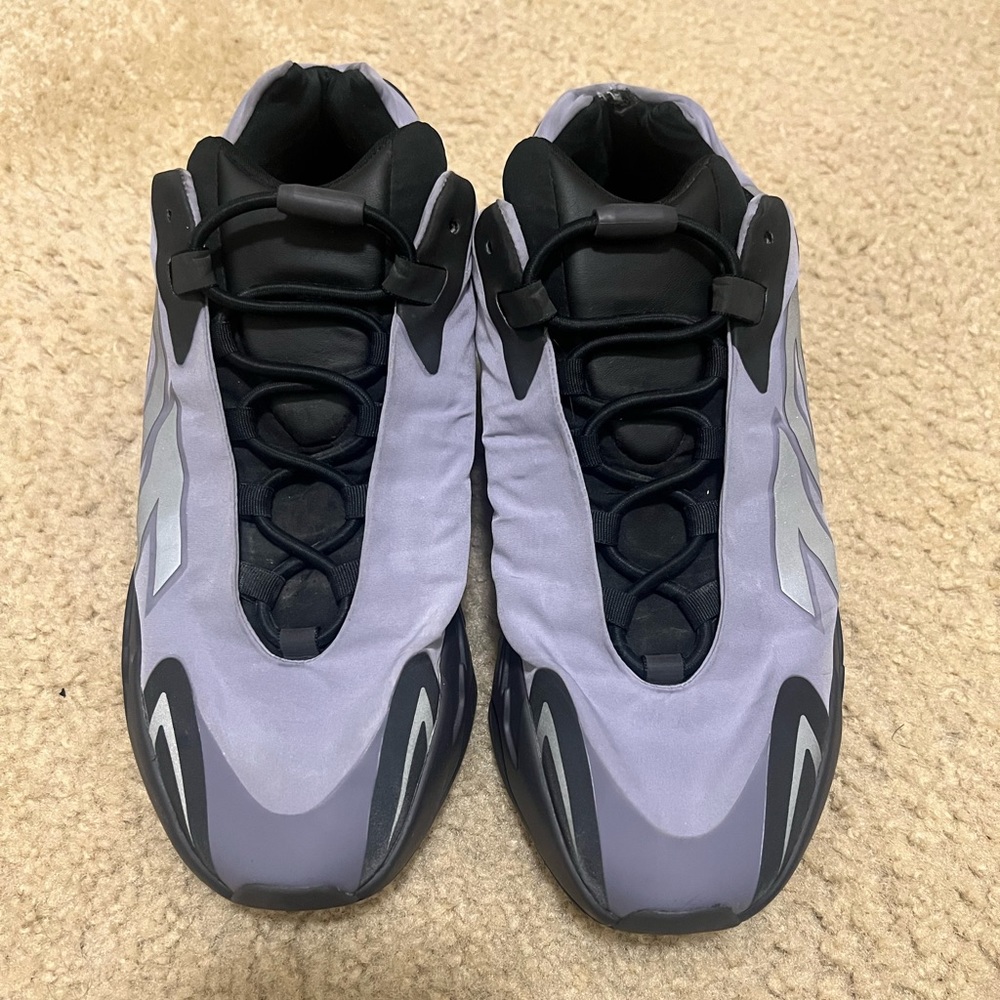 Yezzy Boost 700 Mnvm Geode